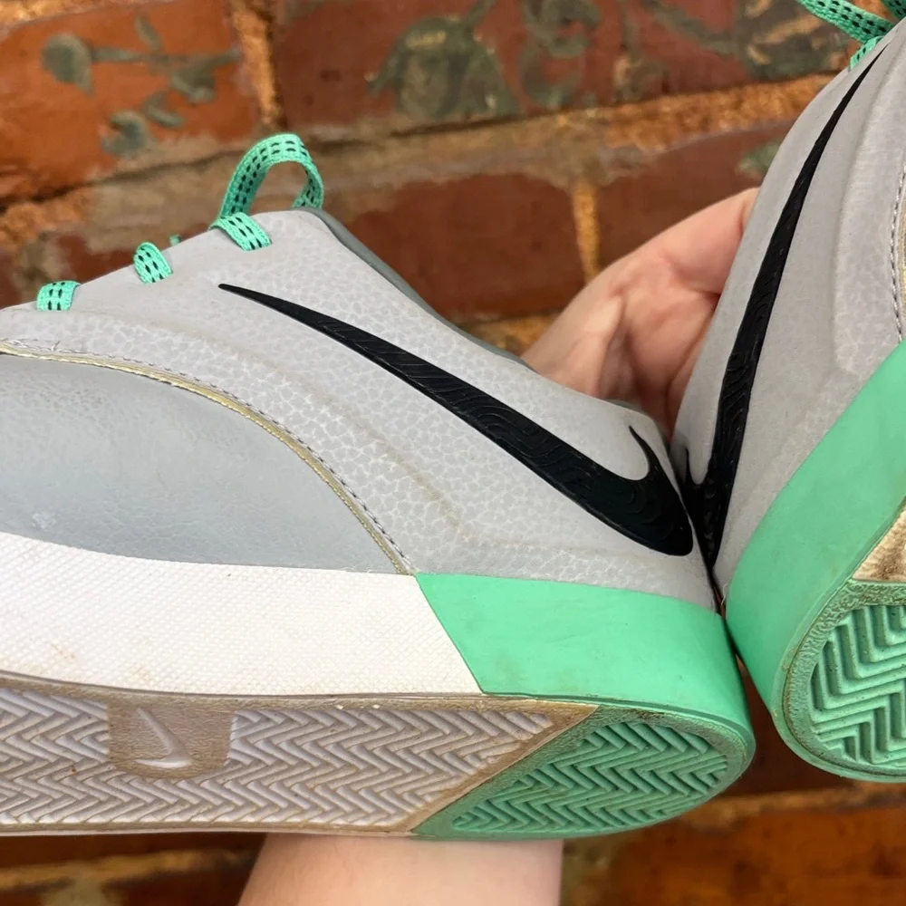 Nike KD Vulc 2 Basketball Sneakers Grey Barely Green Color Way Size 7 Youth‎